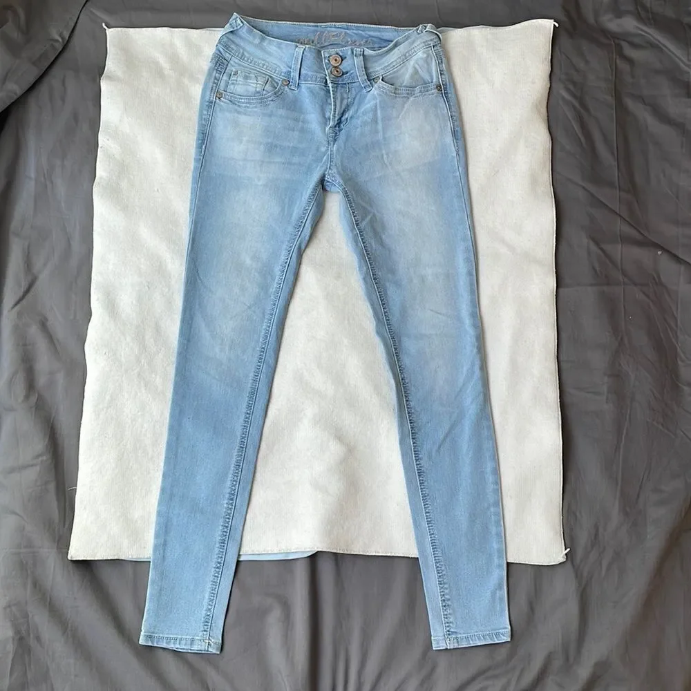 Wallflower light blue jeans skinny jeans double buttons women’s size 3 - Picture 1 of 7
